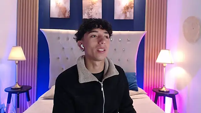 Snapshot of Aiden_Rivers_ chatting on 07-03-26, 12:55 Aiden Rivers online show from 07-03-26, 12:55