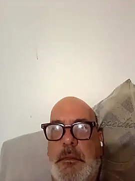 Snapshot of Milwokee chatting on 03-02-26, 12:57 Milwokee online show from 03-02-26, 12:57