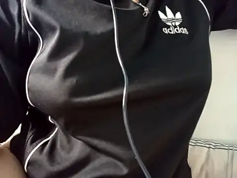 taigaakko online show from 04-14-26, 02:01