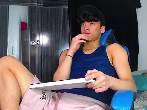 Snapshot of Lyam_Russo chatting on 02-24-26, 07:34 Lyam Russo online show from 02-24-26, 07:34