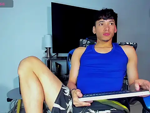 Lyam Russo online show from 04-30-26, 03:02