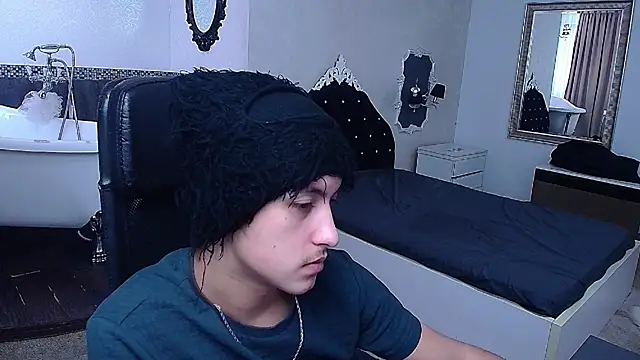 Snapshot of GriffinDane chatting on 02-20-26, 06:26 GriffinDane online show from 02-20-26, 06:26