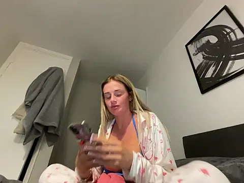 Snapshot of jadey19x chatting on 02-19-26, 06:59 jadey19x online show from 02-19-26, 06:59