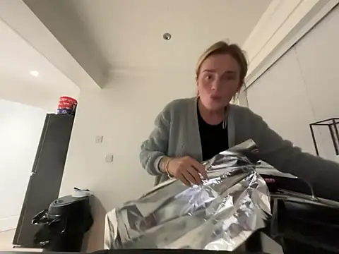 Snapshot of jadey19x chatting on 03-06-26, 07:43 jadey19x online show from 03-06-26, 07:43