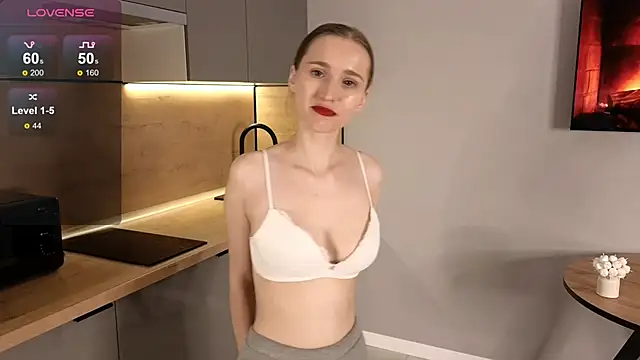 AshleyyJones online show from 04-29-26, 05:52