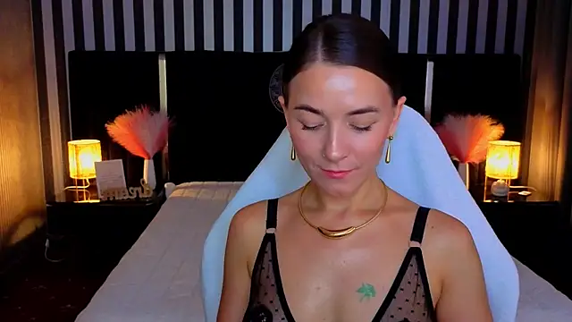 Snapshot of GracefulMichelle chatting on 07-18-26, 07:17 GracefulMichelle online show from 07-18-26, 07:17
