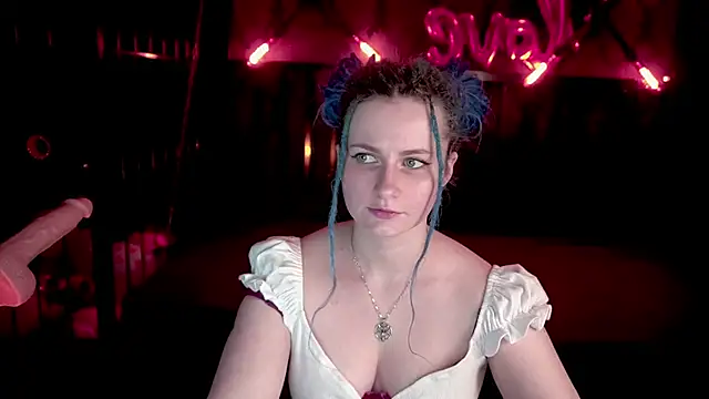 Snapshot of AlisaGracee chatting on 02-19-26, 02:02 AlisaGracee online show from 02-19-26, 02:02