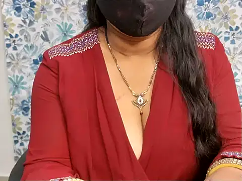 Snapshot of YOUR_URVI_ chatting on 03-01-26, 04:47 YOUR URVI online show from 03-01-26, 04:47