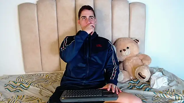 ryanlevi1 online show from 02-24-26, 12:14