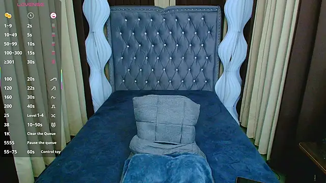 Snapshot of Laureen_Hilton chatting on 02-22-26, 11:42 Laureen Hilton online show from 02-22-26, 11:42