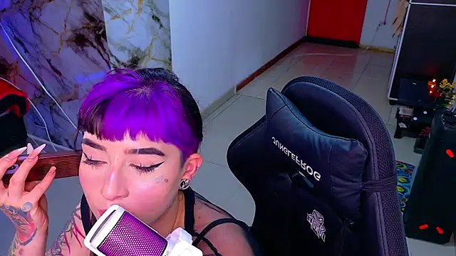 nova kitttyy online show from 04-19-26, 01:27