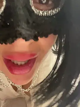 Snapshot of katy_nour chatting on 05-16-26, 12:40 katy nour online show from 05-16-26, 12:40