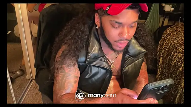 Snapshot of nikolovetm chatting on 07-13-26, 04:04 nikolovetm online show from 07-13-26, 04:04