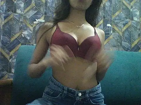 Snapshot of Rani1993 chatting on 02-22-26, 03:32 Rani1993 online show from 02-22-26, 03:32