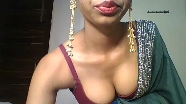 Snapshot of Rani1993 chatting on 07-14-26, 04:34 Rani1993 online show from 07-14-26, 04:34