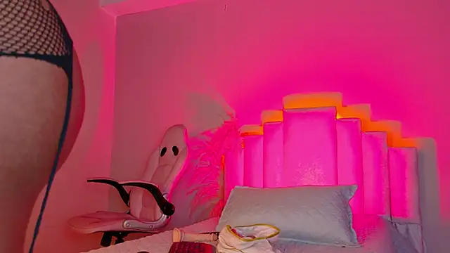 Snapshot of Sheinny_brown1 chatting on 02-23-26, 10:07 Sheinny brown1 online show from 02-23-26, 10:07