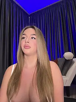 Snapshot of SelenneDreams chatting on 02-20-26, 05:02 SelenneDreams online show from 02-20-26, 05:02