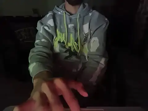 Snapshot of Robyne_xx chatting on 03-04-26, 05:30 Robyne xx online show from 03-04-26, 05:30