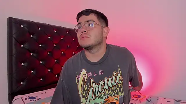 Snapshot of Joseph_connor5 chatting on 03-01-26, 01:40 Joseph connor5 online show from 03-01-26, 01:40