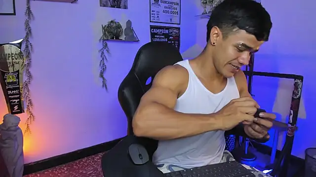 Rob zaens33 online show from 03-11-26, 04:24