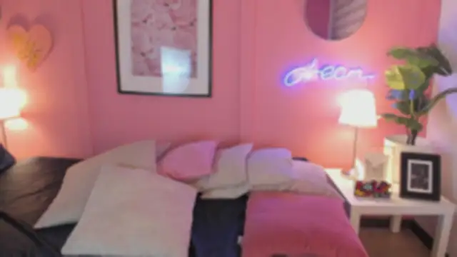 Snapshot of Lummii_ chatting on 07-14-26, 06:13 Lummii online show from 07-14-26, 06:13