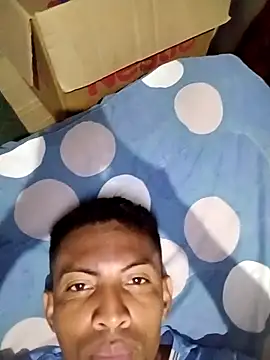 Snapshot of Isma123_bo chatting on 02-19-26, 12:56 Isma123 bo online show from 02-19-26, 12:56