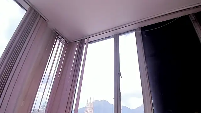 Snapshot of kendra_crow_ chatting on 02-25-26, 06:28 kendra crow online show from 02-25-26, 06:28