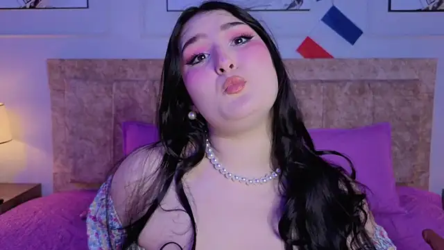 Snapshot of zoe_moon__ chatting on 07-05-26, 02:35 zoe moon online show from 07-05-26, 02:35