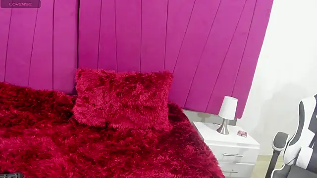 Snapshot of isabella_barbie chatting on 02-17-26, 06:10 isabella barbie online show from 02-17-26, 06:10