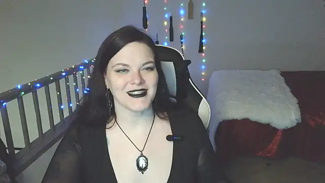 Snapshot of VixieNyx chatting on 02-21-26, 12:11 VixieNyx online show from 02-21-26, 12:11