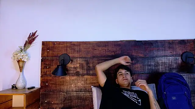 Snapshot of Esmeralda_and_Naim chatting on 03-03-26, 07:31 Esmeralda and Naim online show from 03-03-26, 07:31