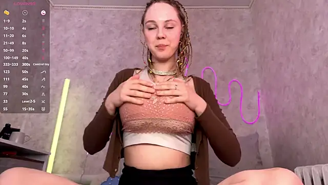 VictoriaDeese online show from 05-04-26, 04:30
