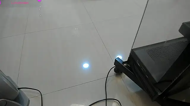 Mia Bailey  online show from 04-17-26, 03:09