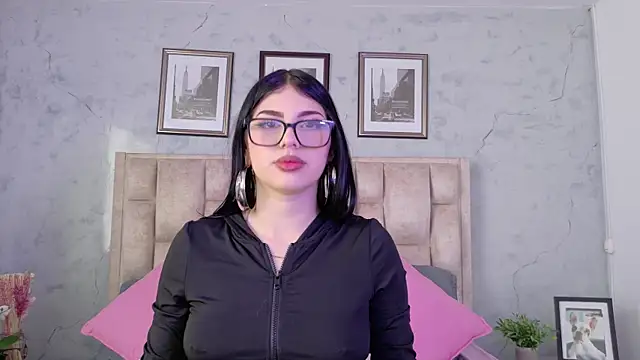 Snapshot of IsabellaRossi chatting on 05-19-26, 06:36 IsabellaRossi online show from 05-19-26, 06:36