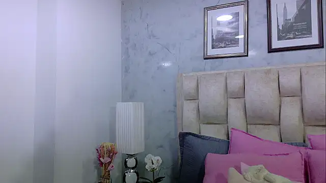 Snapshot of IsabellaRossi chatting on 06-26-26, 02:49 IsabellaRossi online show from 06-26-26, 02:49