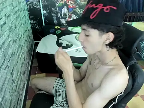 Snapshot of wex_077 chatting on 03-03-26, 01:12 wex 077 online show from 03-03-26, 01:12