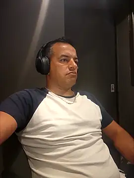 Snapshot of Valenthe26 chatting on 02-27-26, 05:40 Valenthe26 online show from 02-27-26, 05:40