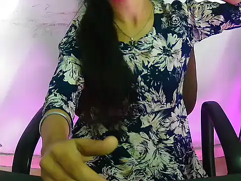 Snapshot of Hotsurbhi chatting on 03-09-26, 04:49 Hotsurbhi online show from 03-09-26, 04:49