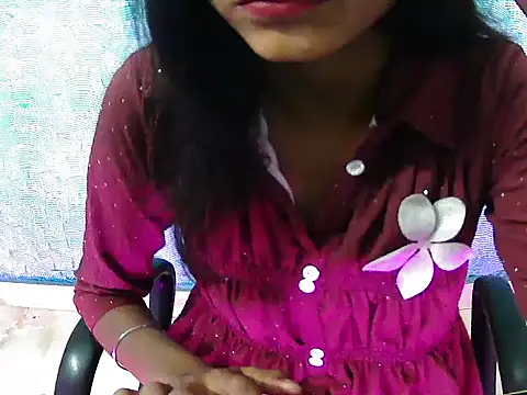 Snapshot of Hotsurbhi chatting on 04-12-26, 03:06 Hotsurbhi online show from 04-12-26, 03:06