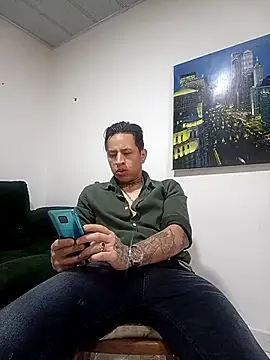 Snapshot of Valentino_dominusSex chatting on 02-26-26, 09:58 Valentino dominusSex online show from 02-26-26, 09:58