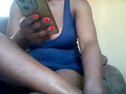 Snapshot of zee66658 chatting on 05-13-26, 03:48 zee66658 online show from 05-13-26, 03:48