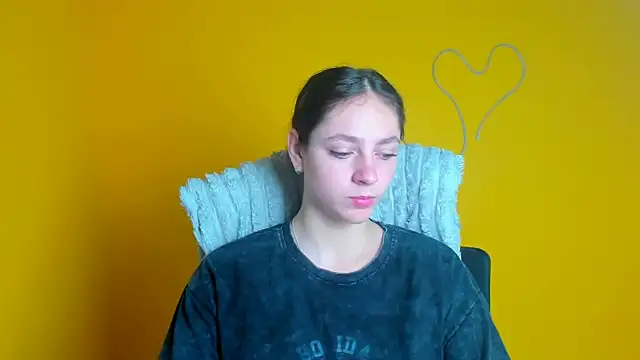 KissMeJulia online show from 05-21-26, 05:36