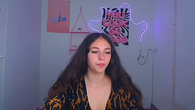 Snapshot of KissMeJulia chatting on 07-14-26, 05:45 KissMeJulia online show from 07-14-26, 05:45