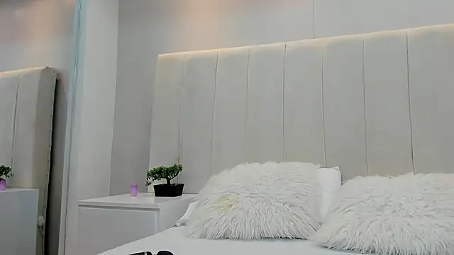 Snapshot of violetta_cutest_ chatting on 04-11-26, 11:14 violetta cutest online show from 04-11-26, 11:14