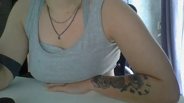 Snapshot of Geileboef28 chatting on 06-30-26, 08:37 Geileboef28 online show from 06-30-26, 08:37