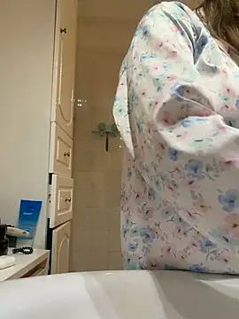 Snapshot of Frenchgirl45 chatting on 03-01-26, 07:38 Frenchgirl45 online show from 03-01-26, 07:38