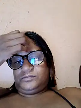 indianstrawberrylips4u online show from 03-04-26, 05:30