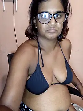 indianstrawberrylips4u online show from 03-31-26, 06:41