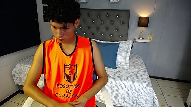 Snapshot of georgeowennss chatting on 03-03-26, 01:17 georgeowennss online show from 03-03-26, 01:17