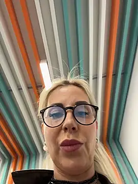 LisaMurr online show from 04-15-26, 11:28